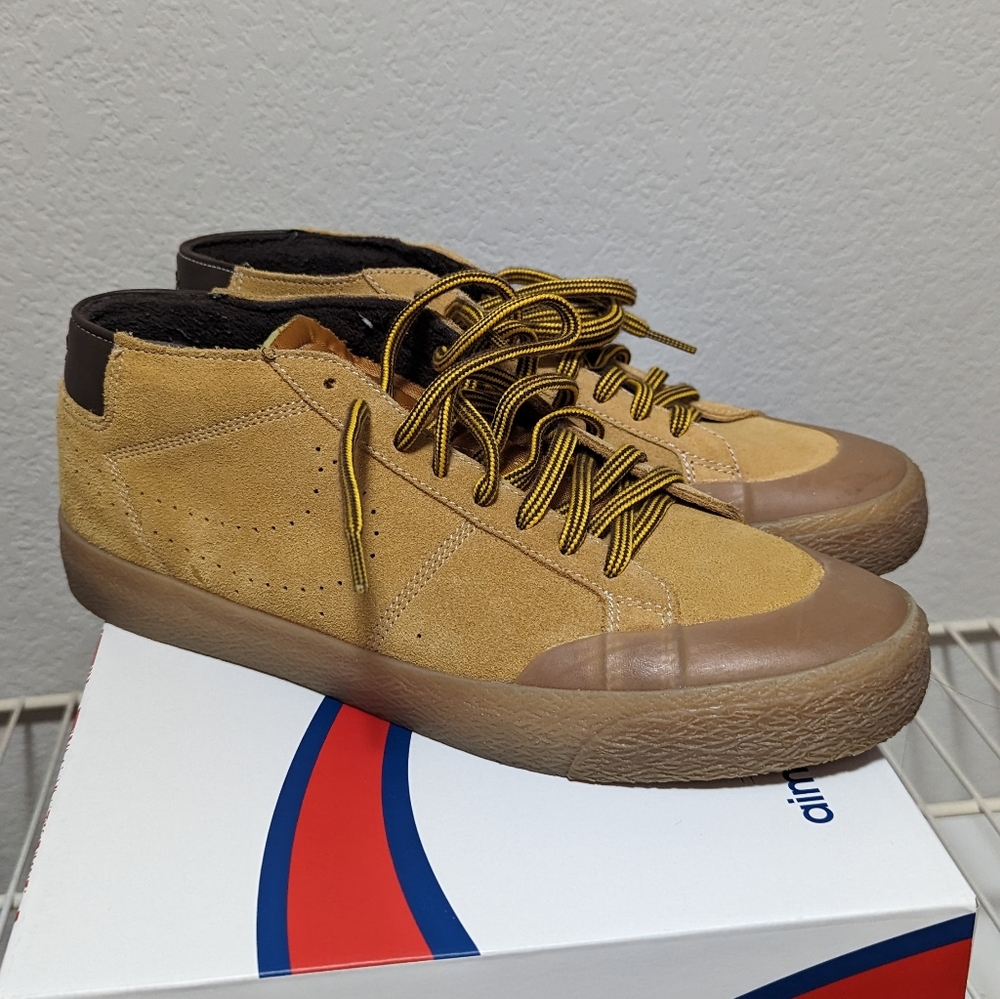 Nike SB Blazer Chukka XT tan size 10